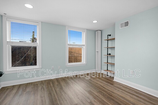 Building Photo - 1201 Union Ave