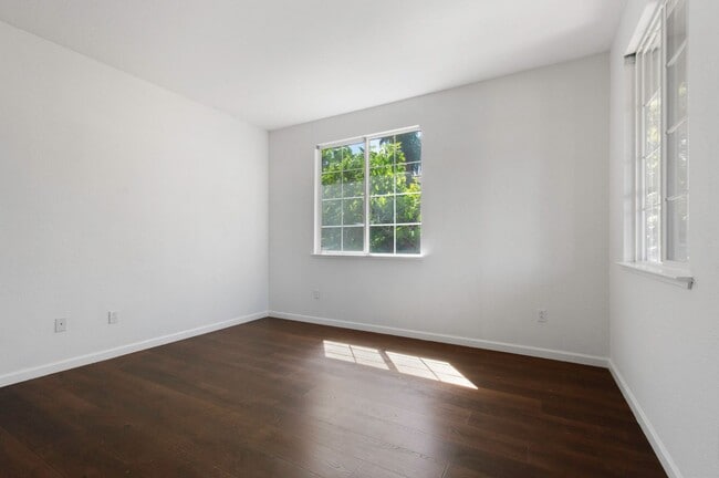 Building Photo - 991 Zephyr Ct
