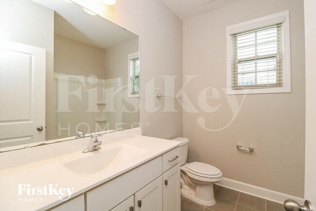 Building Photo - 1833 Ridge Creek Dr