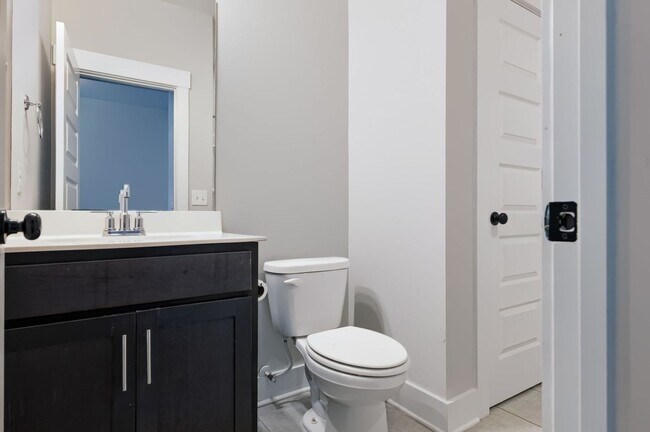 Building Photo - Beautiful 4 Bedroom, 3 Bath Home + Bonus - Available in Smyrna!