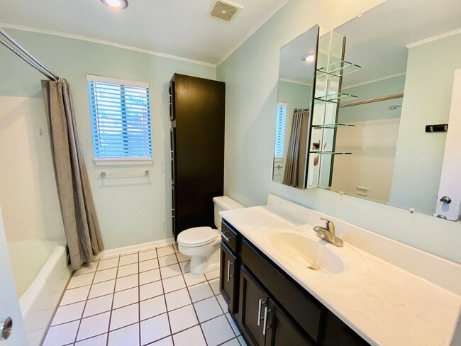 Building Photo - {13042} Contemporary in Lenexa + Fenced Ya...