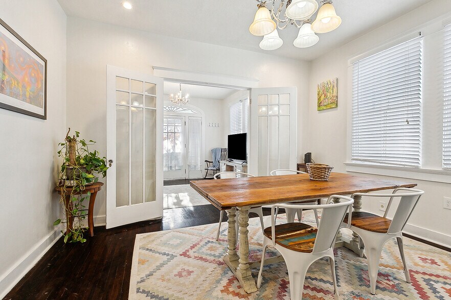 Building Photo - 819 Olga St