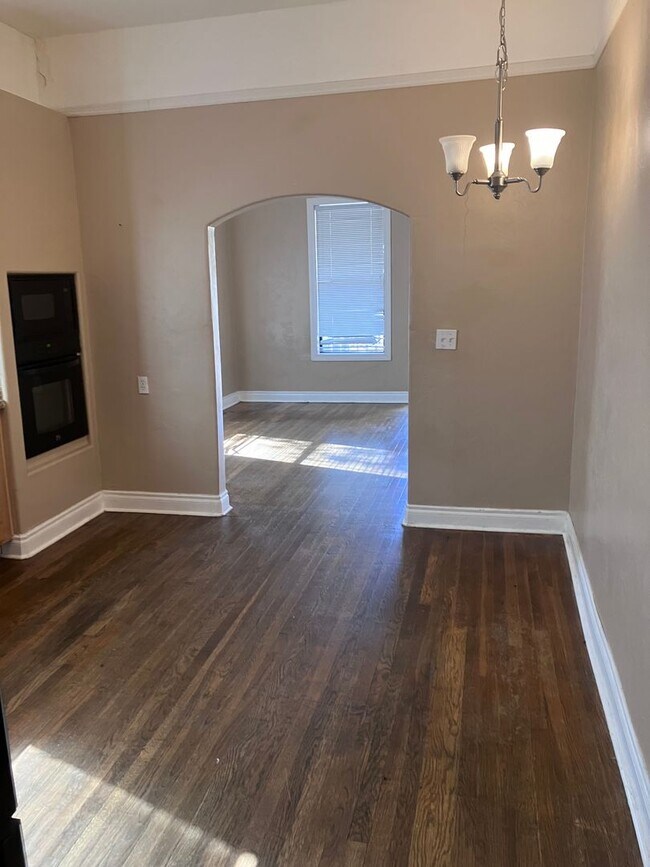 Building Photo - 242-246 N 2nd Ave