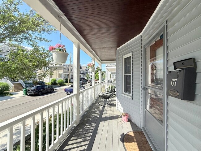 Building Photo - 67 Pinkert St