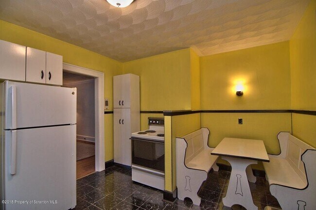 Primary Photo - 2426 N Washington Ave