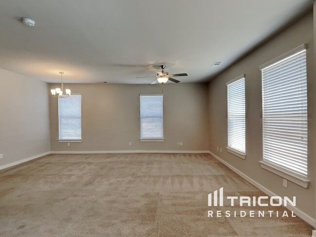 Building Photo - 4803 Kingdom Dr
