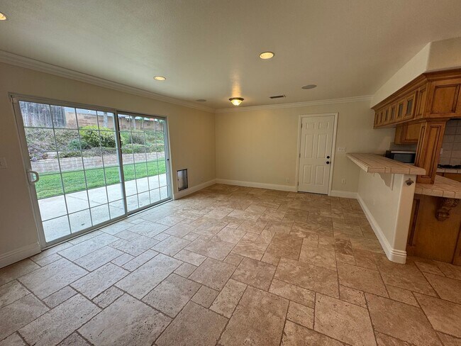 Building Photo - Charming Simi Valley Home with Expansive Outdoor Space