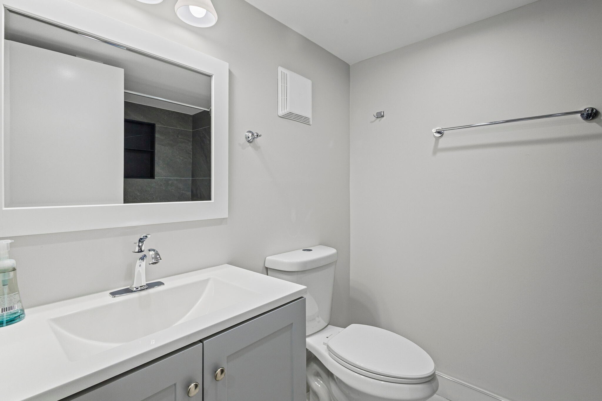 Building Photo - 2712 2nd Private Rd