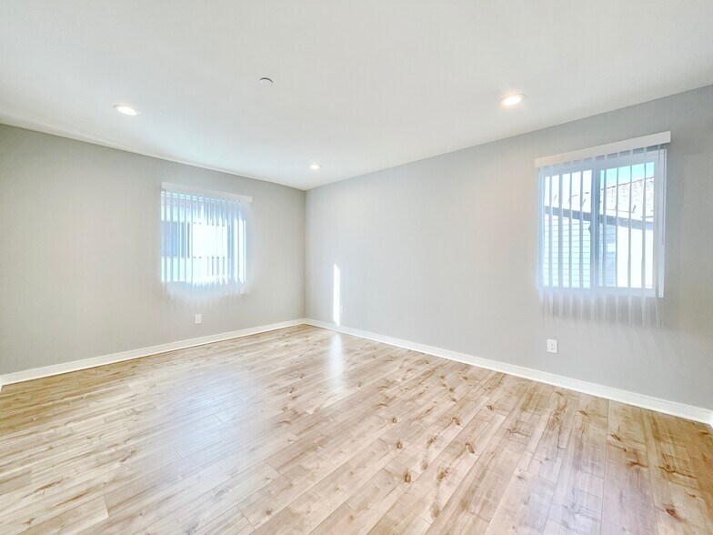 Building Photo - 4463 1/2 Rosewood Ave