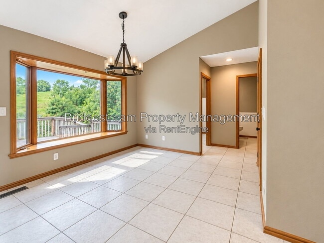 Building Photo - 7205 Forest Brook Blvd