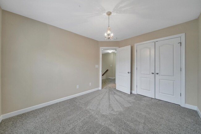 Building Photo - Beautiful Three Bed Two and Half Bath Town...