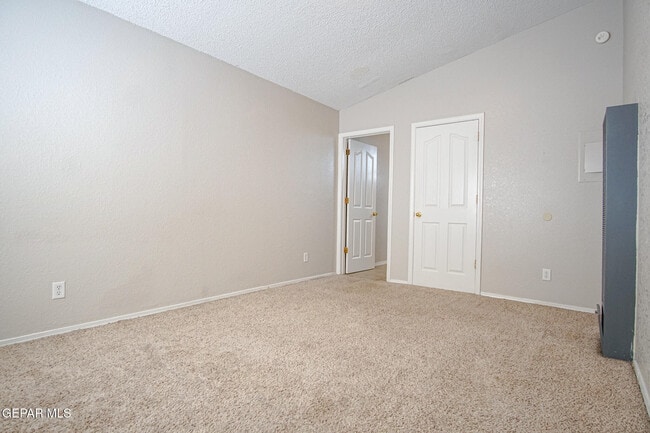 Building Photo - 3403 Pershing Dr