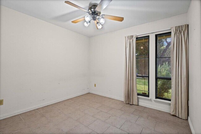 Building Photo - 11203 Bluff Canyon Dr