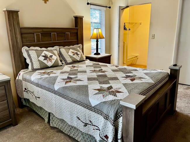 Building Photo - 7515 S Oriole Blvd