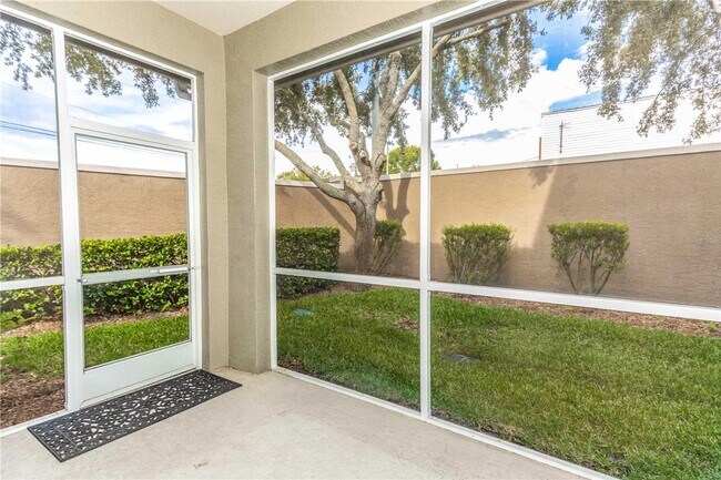 Building Photo - Gated Community Townhome 3br/2.5ba/2 Car G...