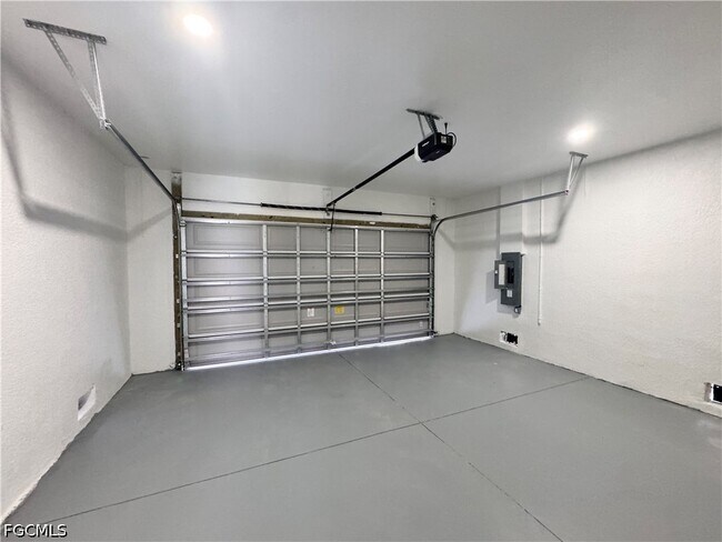Building Photo - 4206 NW 32nd Ln
