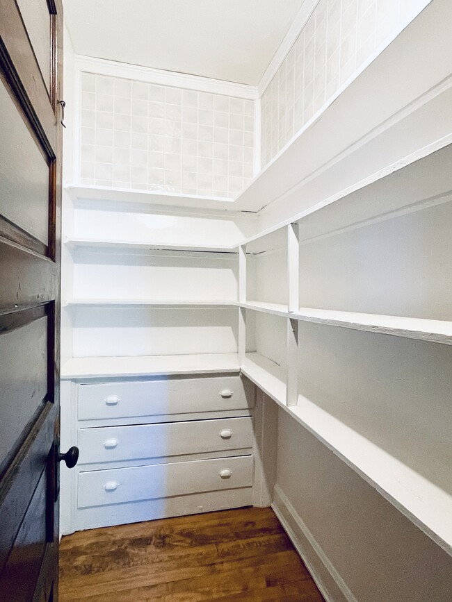 Walk-in kitchen pantry - 4259 N Lawndale Ave