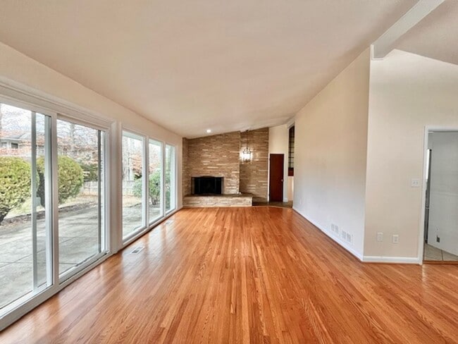 Building Photo - 8308 Whitman Dr