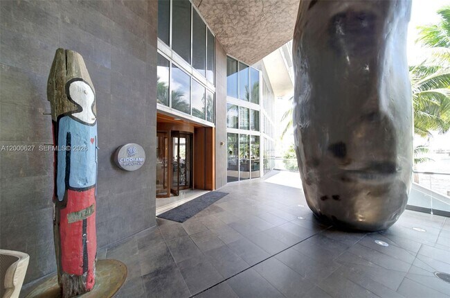 Building Photo - 465 Brickell Ave