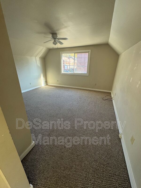 Building Photo - 207 Railroad Ave