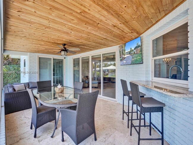 Building Photo - 620 W Palmetto Park Rd