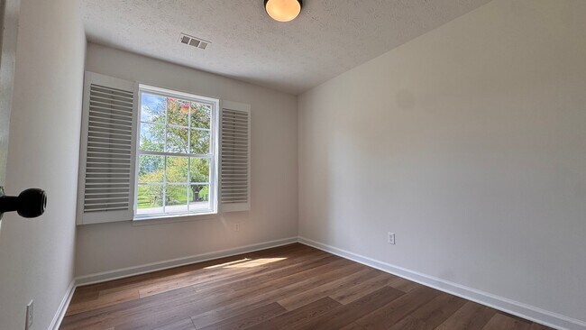 Building Photo - 6710 Pirkle Dr