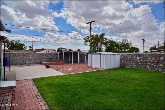 Building Photo - 815 Ellis St
