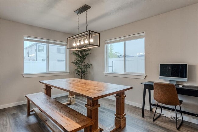 Building Photo - Beautiful Kalispell Home