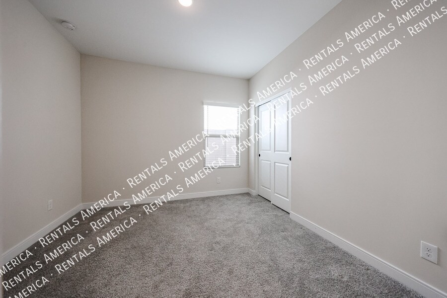 Building Photo - 7857 N 79th Ave