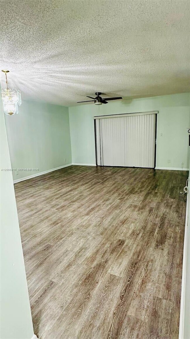 Building Photo - 2091 Coral Ridge Dr