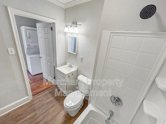 Building Photo - 667 Ravenel St