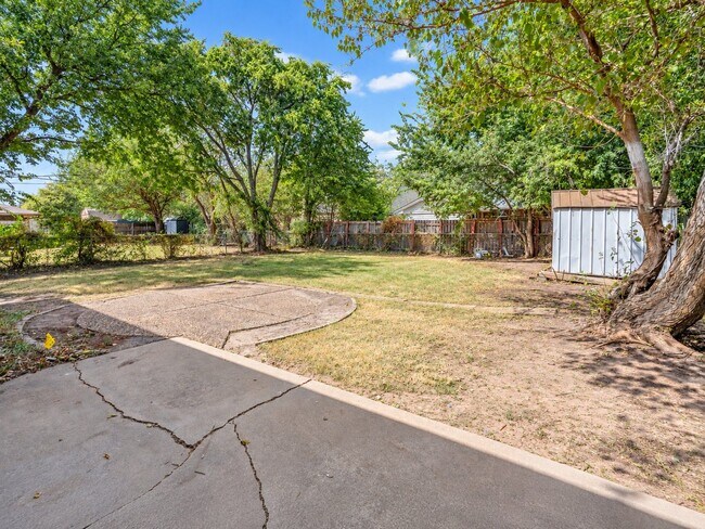 Building Photo - 4745 Del Porte St