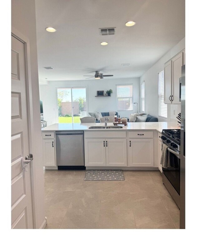 Building Photo - Charming 3BR House in San Tan Valley