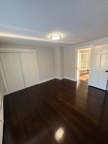 Building Photo - 610 Ives Row