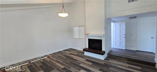 Building Photo - 840 S Anaheim Blvd