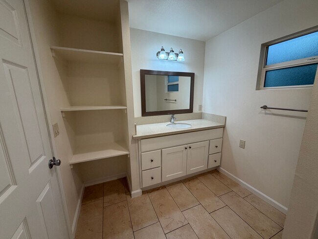 Building Photo - 1630Lynd