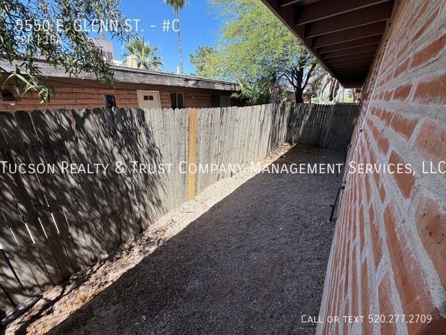 Building Photo - 5550 E Glenn St