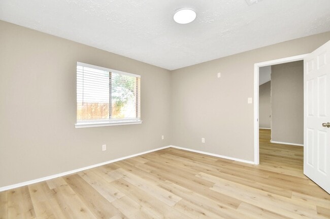 Building Photo - 10023 King Ranch Ln