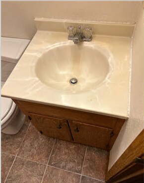 Building Photo - 418 S Van Buren St