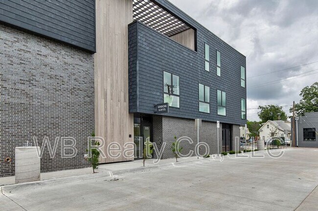 Building Photo - 315 5th St