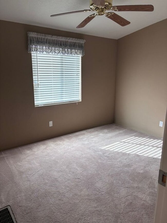 Building Photo - Spacious 3 Bedroom, 2 Bath Home with Large...