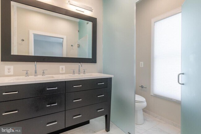 Building Photo - 1527 16th Rd N