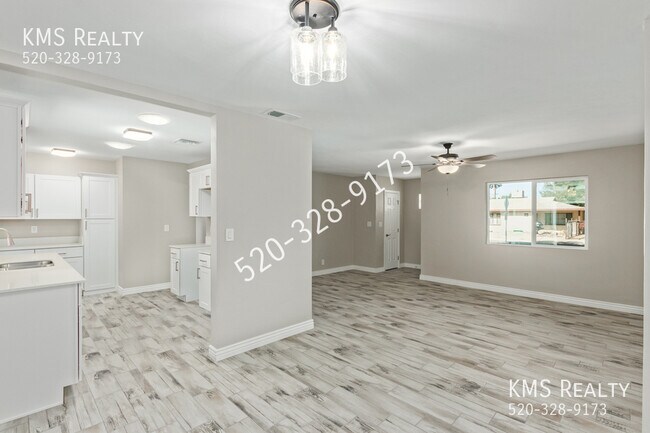 Building Photo - 901 S Belvedere Ave