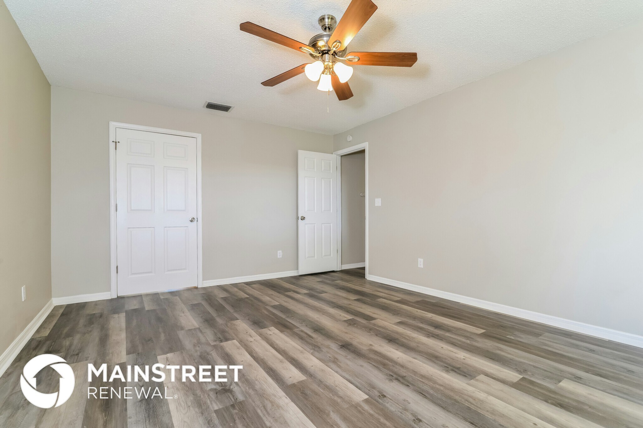 Building Photo - 2613 Waterview Dr