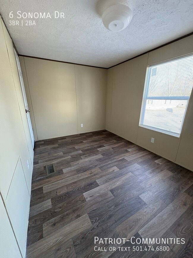 Building Photo - 6 Sonoma Dr