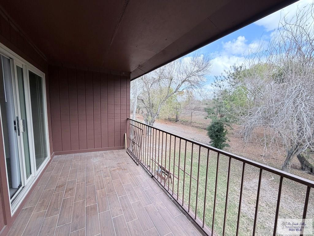 Building Photo - 305 Calle Amistosa