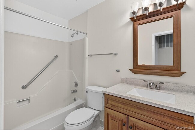 Building Photo - 8 Knightsbridge