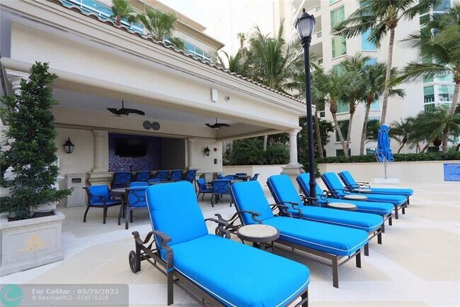 Building Photo - 411 N New River Dr E