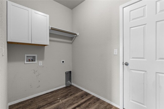 Building Photo - 2503 Hickory Wood Ave