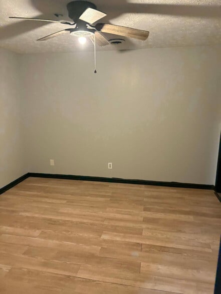 Building Photo - 324 Church St